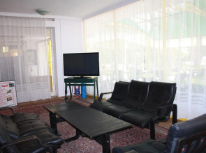 Sunny Varshava Hotel