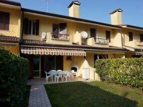 Spacious House With Garden and Pool