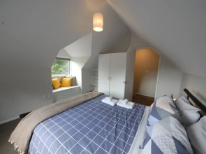Big spacious house - great views
