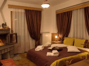 La Petri Studios with Fireplace & View