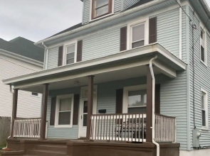 Fully Furnished 4-bedroom Located on a Quiet Block