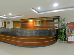 University Hotel by ZUZU
