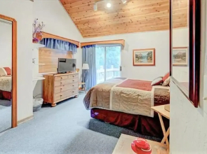 Lake Arrowhead - Dreamin' 3 Bedroom Home by RedAwning