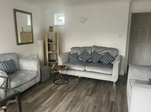 2 Bedroom Apt - Stunning Views, Balcony, Parking