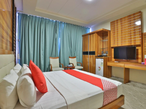 Blue Diamond Hotel by OYO Rooms