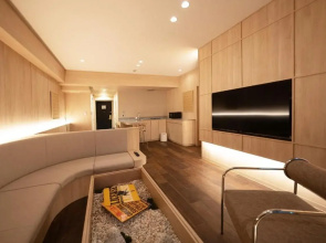 Uh Suite Namba Station
