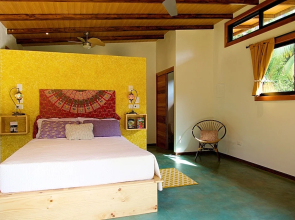 Buena Onda Jungle Lodge
