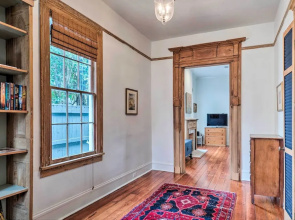 Comfy Central Natchez Hideaway: Walk to Dtwn!