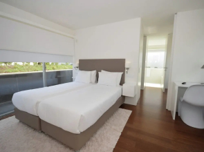 Morden Archictectural Villa In Lisbon