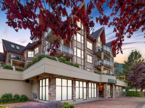 Harrison Lake View Suites