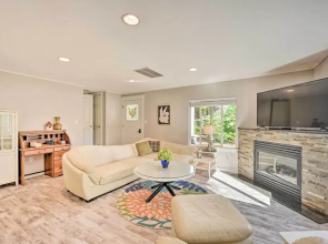 Family-friendly Kirkland Home ~ 1 Mi to Downtown