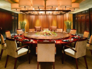 Al Bustan Palace, a Ritz-Carlton Hotel