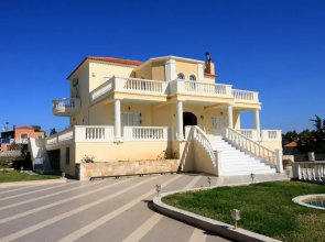 Luxurious Villa Anthi