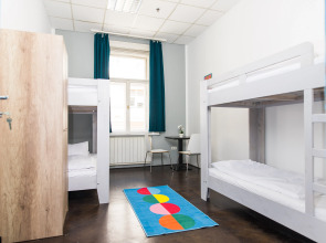 2B Hostel & Rooms