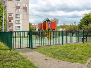 LeCosyMelunais : Parking gratuit + Balcon aménagé