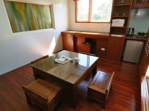 camphor tree manor