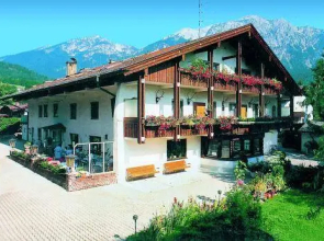 Hotel-Restaurant Karlsteiner Stuben