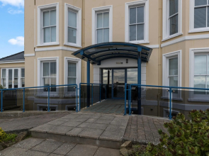 3 South Beach Court - Cosy Seafront Apartment