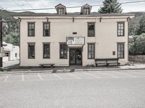 St James Hotel