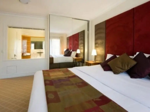 Lakeside Suites 1