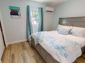 Modern Grove Beautiful 3 Bedroom Home