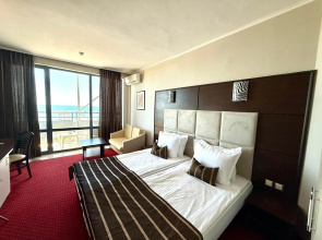Royal Hotel