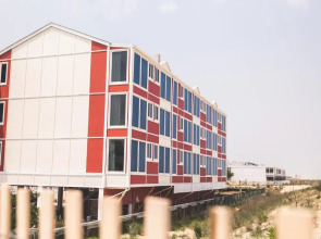 Surf Club Oceanfront Hotel