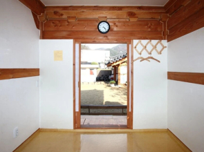 Jeonju Buyongheon Hanok Stay