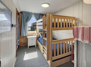 Sea Esta 4 Bedroom Cottage By Redawning