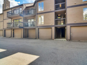 6 Mi to Winter Park: Mtn-view Condo w/ Balcony!