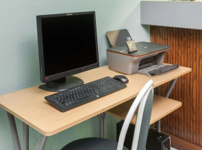 Super 8 Washington/Peoria Area