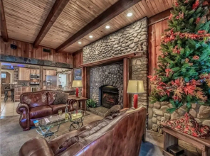 River Bend Lodge - Five Bedroom Cabin
