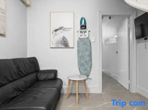 Central Station Stay – Steps Across, Cafés & City Life
