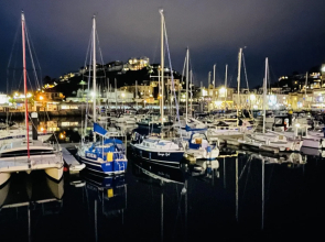 The Moorings - Stylish duplex apartment on Torquay Harbourside
