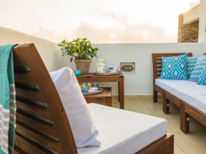 Domus Arch Suites