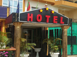 Appart'hôtel Micheline Suites Bastos