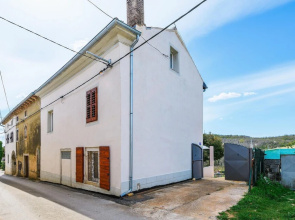 Beautiful Home in Vizinada With Wifi and 2 Bedrooms