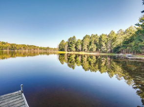 Serene Woodruff Cottage: Lakefront Access!