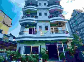 Hotel Spring