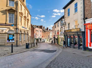 Apartment in Ripon Market Place Charm