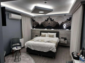 Blue Moonrise Hotel