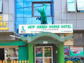 New green Horse Hotel