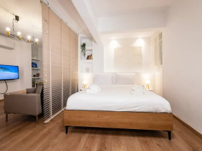 Quiet Apartment With a Garden at Exarcheia