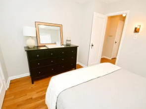 3 Bedroom Home 7 Blocks From ND Firepit 54231