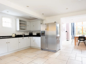 The Glasshouse Escape - 5BDR Victorian Jewel with Modern Twists in Jericho