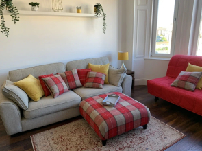 Immaculate 1-bed Apartment in Glasgow Denniston