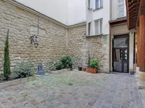 Pick a Flat's Apartment in le Marais - rue Vieille du Temple