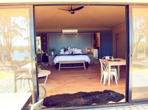 Olio Bello Lakeside Glamping