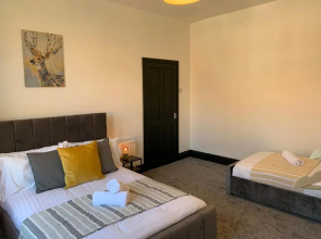 Faraday - Central location Ideal for contractors and visiting Newcastle Free Wifi Free Parking