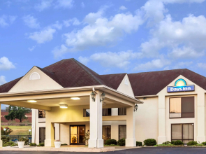 Days Inn by Wyndham Sanford